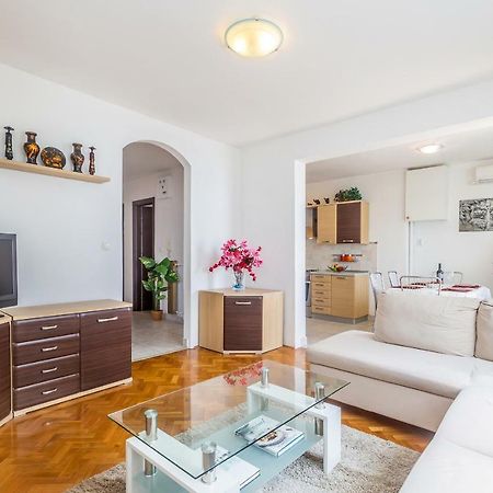 Apartment Lucky 1 リエカ エクステリア 写真